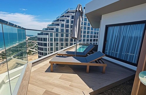 Suoi Nuoc Beach Hotel | Sunrise Oceanfront Mui Ne - V Ruby
