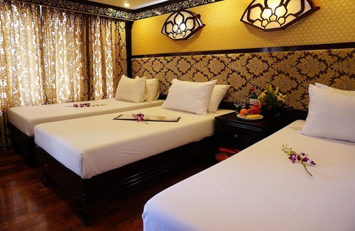 Bai Chay Boat Rental | Oriental Sails