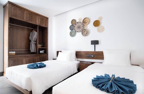Con Son Hotel | Velar Hotel