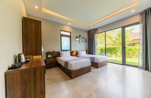 Ong Lang Hotel | Emerald Garden Retreat