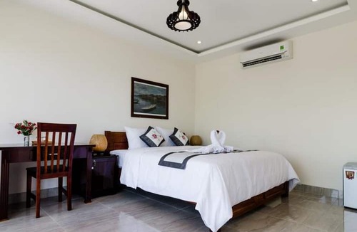 Tra Que Vegetable Village Bed & Breakfast | The Moon River Homestay & Villa