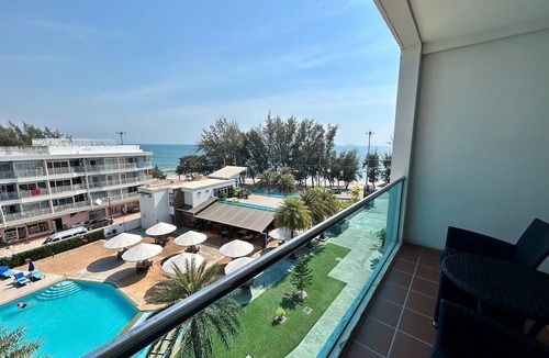 Kram Hotel | GrandBlue Resort