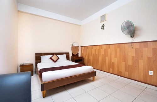 Binh Chanh House | Relaxing Superior Double Room in Hoang Hau
