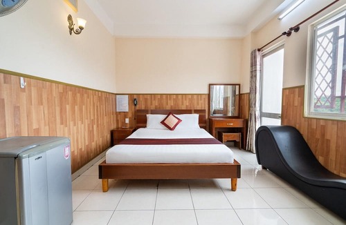 Binh Chanh House | Elegant Deluxe Accommodation in Hoang Hau, Vietnam