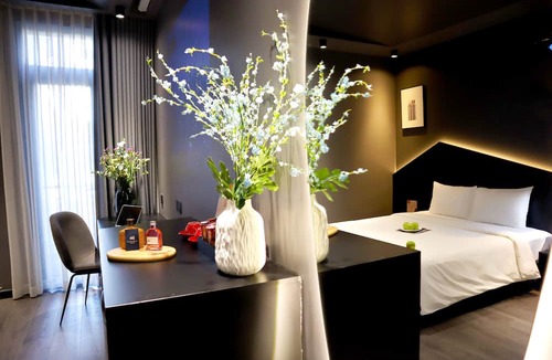 District 10 Apartment | Kin Wander Tan Binh, The Mountain