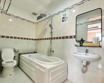 Tan Thuan Dong Hotel | Song Xanh Hotel near SECC - FV