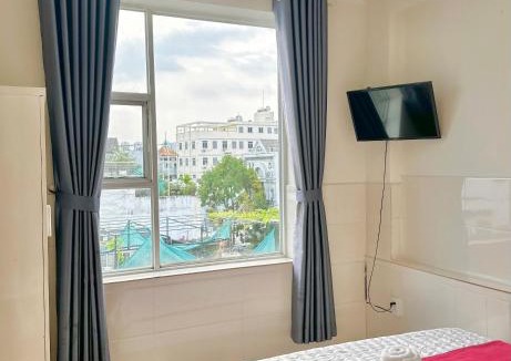 Tan Thuan Dong Hotel | Song Xanh Hotel near SECC - FV