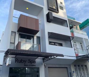 Cai Rang House | Ruby Homestay gần bến Ninh Kiều - Camellia balcony