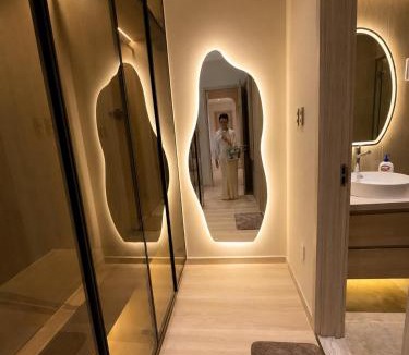 Da Kao Apartment | Hoa Villa - View of Landmark 81 - Near Ben Thanh Market