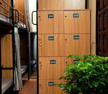Ba Dinh Hotel | AprilBox Trackside Nomad