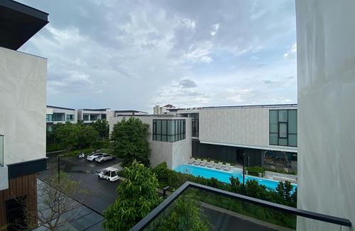 Khlong Chan Villa | Luxury Villa In YothinPattana Include Gym and Swimming Pool