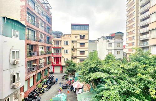 Quang An Apartment | The Haven - Bright Apartment by West Lake