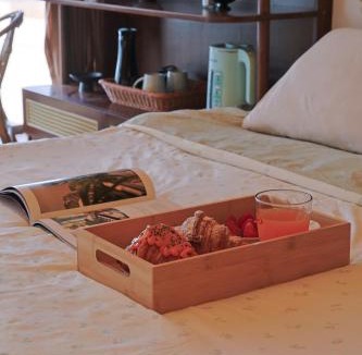 Thuy Khue Bed & Breakfast | West Lake View Apartment, 5 minutes from Hanoi Old Quarter Street, Ba Dinh Square