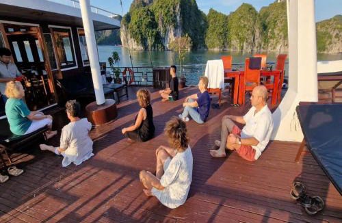 Cat Hai Boat Rental | Wooden Cozy Cruise