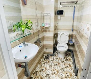 District 10 Apartment | Beautiful Studio-A paradise of food, shopping and beauty care services