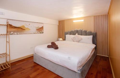 Hang Bo Apartment | Hidden gem - Spacious 2 bedroom house - Hoan Kiem lake - Quiet living space