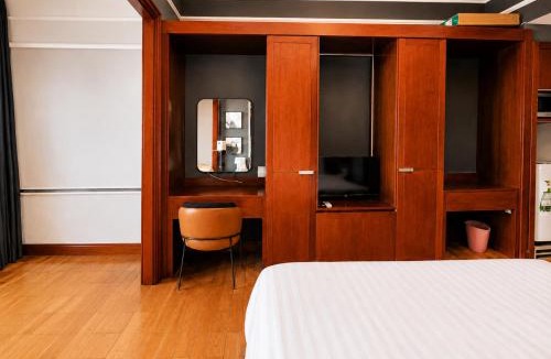 Da Kao Apartment | The Manor - Quiet, Comfortable & Central Studio with Pool Access