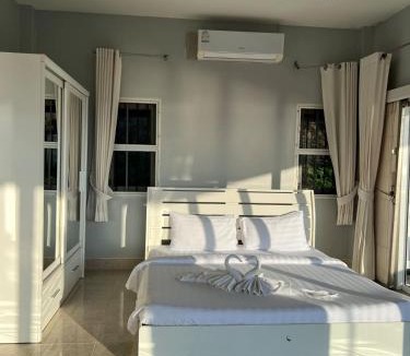 Sikao Villa | The Sunny Hill Estate Sea Views and Helipad