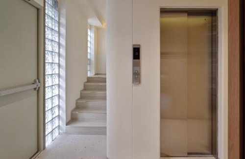 Phu My Hung Hotel | The Royal Sky Mame - Phu My Hung