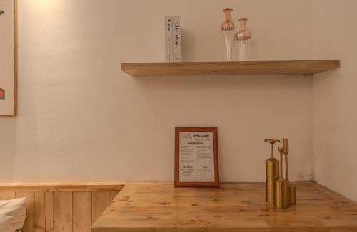 Hang Bac Apartment | Hustle Bustle l OldQuarter,Netflix & Free laundry