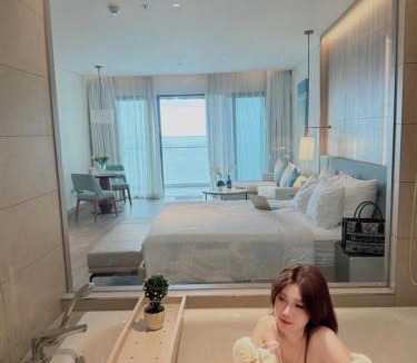 Ha Long Apartment | Hotel Apartment, À la Carte Ha Long sea view