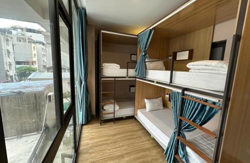 Cat Hai Hostel | Family Home Catba