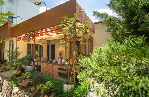 Huong Thuy Villa | Hue Crown Boutique Villa- Hue Ancient Capital