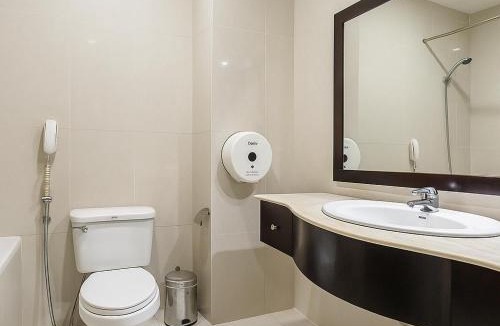 Phu My Hung Hotel | La Bonita Imperial Near SECC