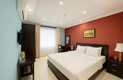 Phu My Hung Hotel | La Bonita Imperial Near SECC