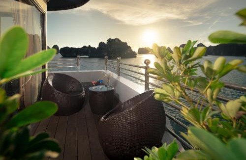 Bai Chay Boat Rental | Athena Royal Cruise - Luxury in Halong Bay
