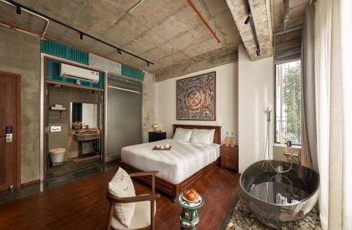 Dong Khoi Hotel | ANIMA Vietnamese Contemporary Art Boutique Hotel
