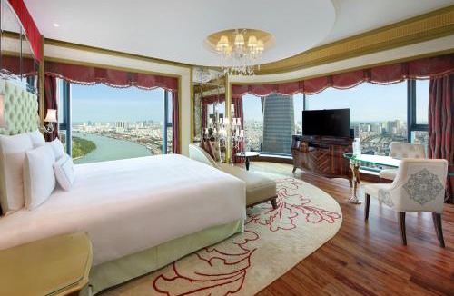 Nguyen Hue Walking Street Hotel | The Reverie Saigon - The Leading Hotels of the World