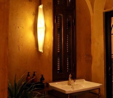 Van Mieu Hotel | DEMO Inn & Ine - Poetic Studio Stay by ATV