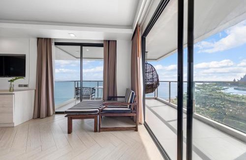 North Pattaya Hotel | Mayaana Beach Resort Pattaya - Formerly Golden Tulip Pattaya Beach Resort
