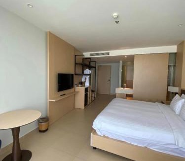 Tran Phu Beach Resort | The Arena Cam Ranh Beachfront Condotel