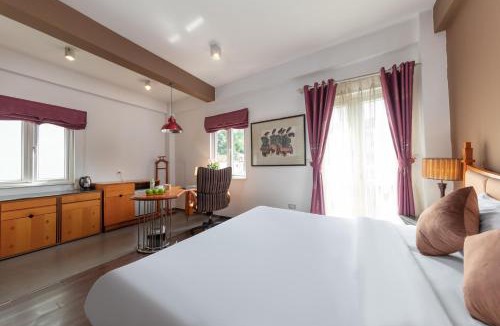 Hang Trong Hotel | Golden Sunshine Villa Hotel and Travel