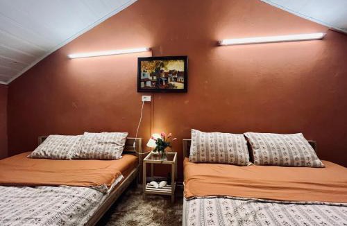 Hang Trong Apartment | Sen's Cozy House - 02 Queen beds - Kitchen - Center of Old Quarter, Hoan Kiem district