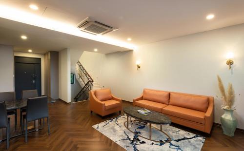 Chuong My Hotel | Wyndham Sky Lake Resort and Villas