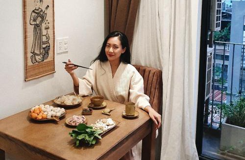 Hang Xanh Hotel | The Bloom Pham Viet Chanh - Modern Living Space in Saigon - A Top Choice for Western Travelers