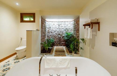 Ong Lang Resort | Camia Resort & Spa