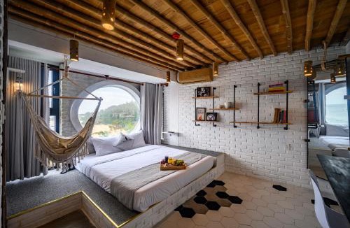 Quy Nhon Hotel | Mira Bãi Xếp Quy Nhơn - The Hidden Jewel