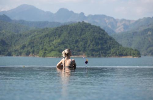 Mai Chau Resort | Mai Chau Hideaway Lake Resort