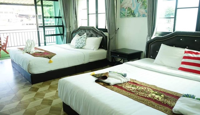 Chaiyai River Front Hotel in Sichon