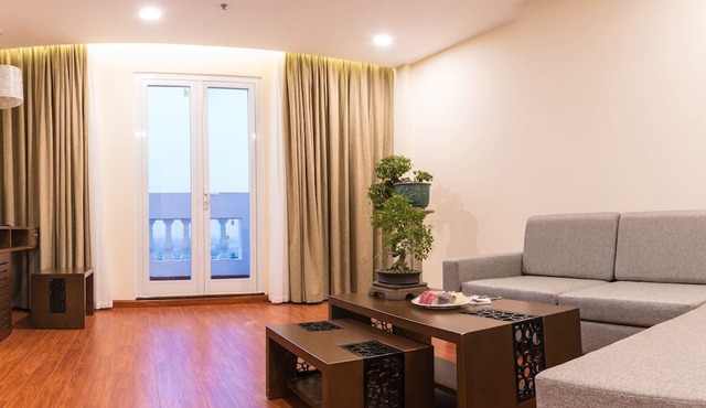 Sai Gon Phu Tho Hotel