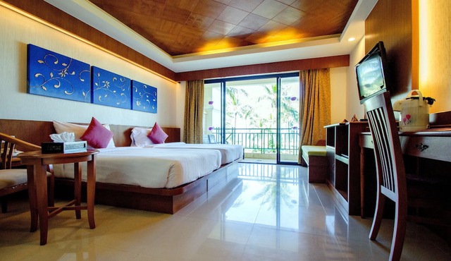 Khaolak Orchid Beach Resort in Takua Pa