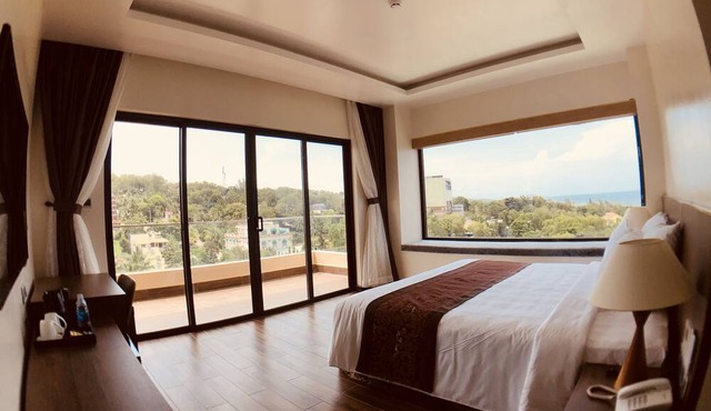 Coral Bay Resort