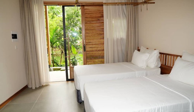 Van Long Garden Retreat