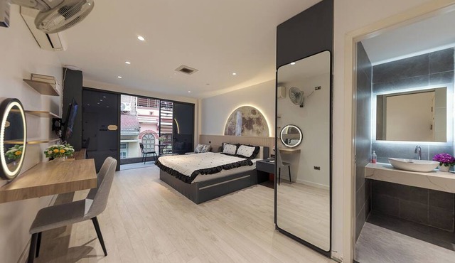 Moonlight Apartment