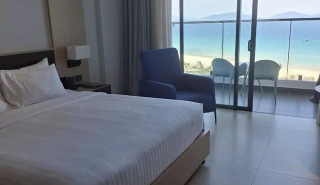 Spring home Arena Cam Ranh