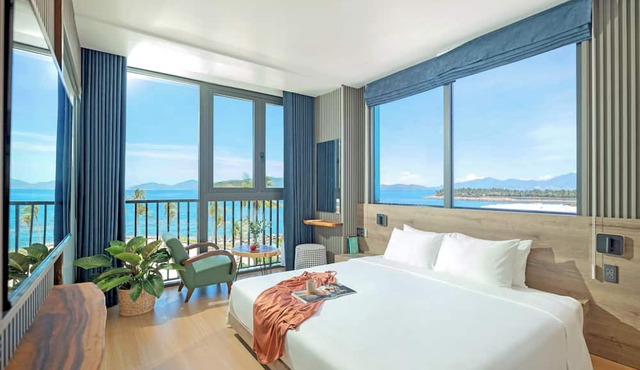 Cozy Front Beach House wid Private Beach